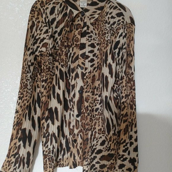 NWOT Sarah B Studio Pleated Leopard Print Button Up Sheer Blouse Sz M - Picture 7 of 11